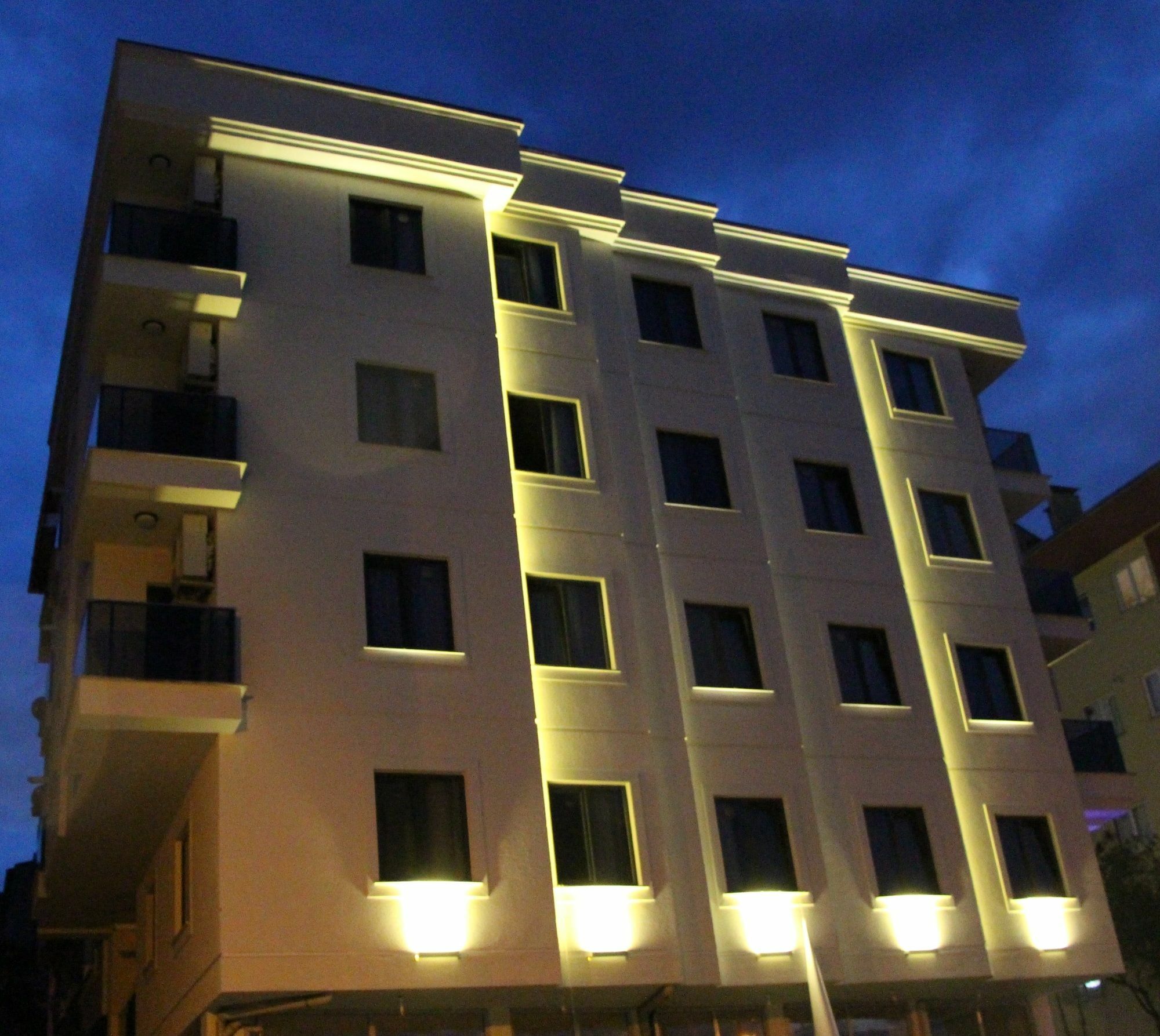 טראבזון Ekinoks Suit & Apart Otel מראה חיצוני תמונה